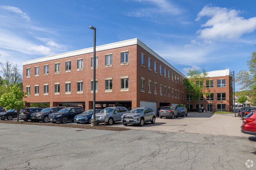 More Photos Of 57 Bedford St, Lexington Medical For Lease