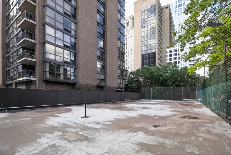 More Photos Of 220-250 S 5th St, Philadelphia Health Club For Sale