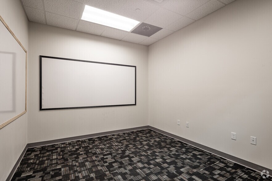 More Photos Of 5642-5652 Meadowlane St, New Port Richey Office For Sale