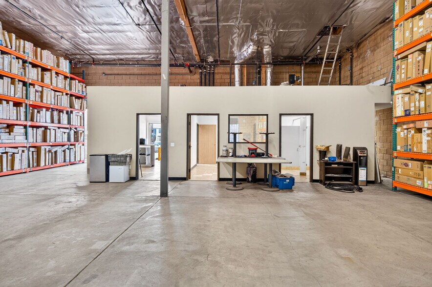More Photos Of 4910 W Adams Blvd, Los Angeles Industrial For Lease
