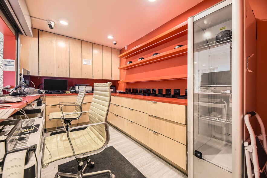 More Photos Of 399 S Harrison St, Denver Freestanding For Sale