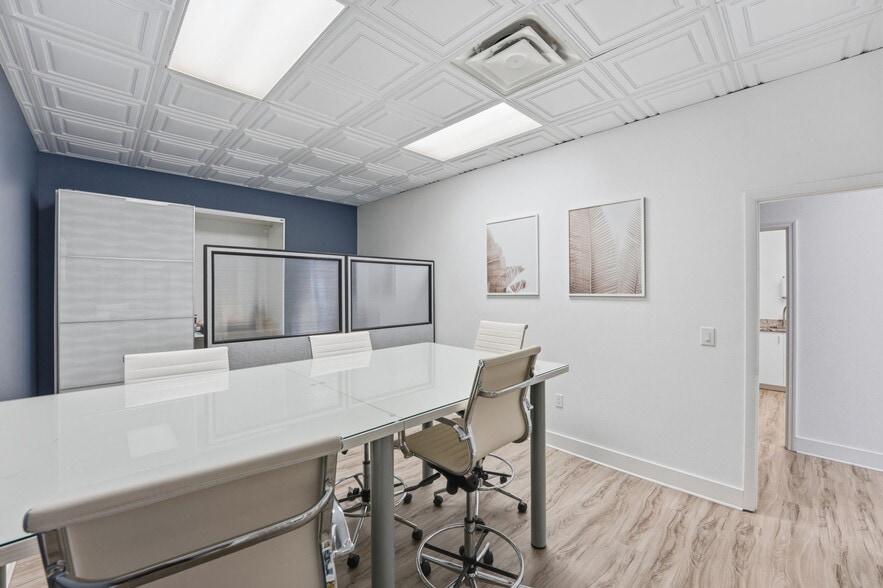 More Photos Of 5404 Hoover Blvd, Tampa Medical For Sale