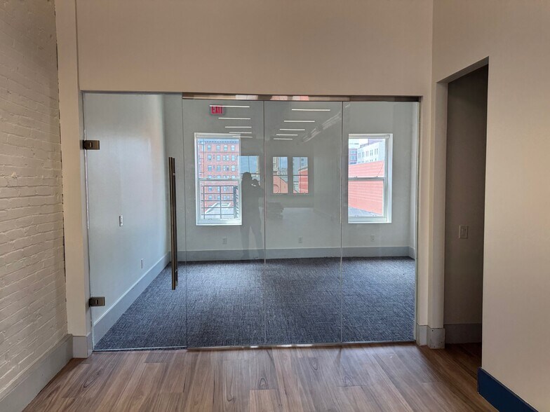More Photos Of 615 Main St, Cincinnati Loft Creative Space For Lease