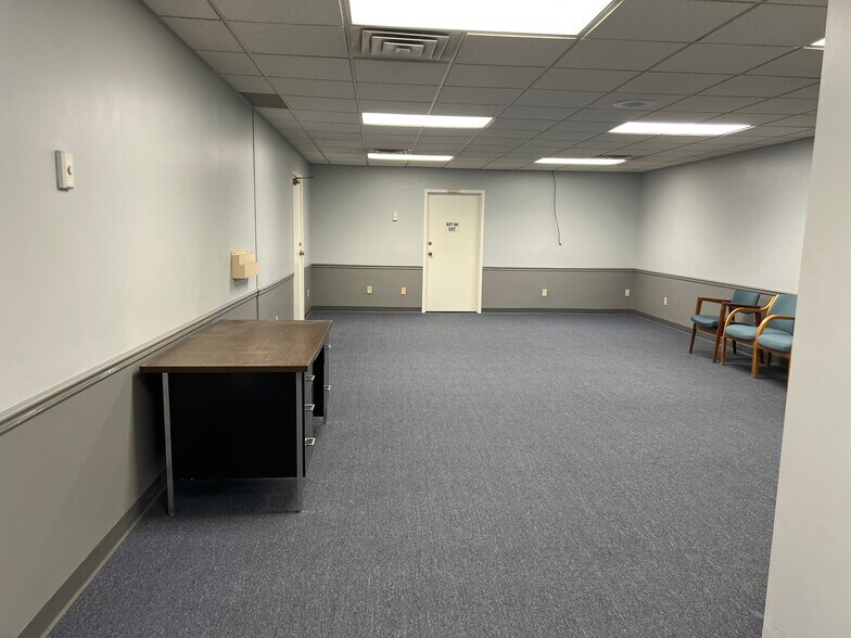 More Photos Of 21245 Lorain Rd, Fairview Park Medical For Lease