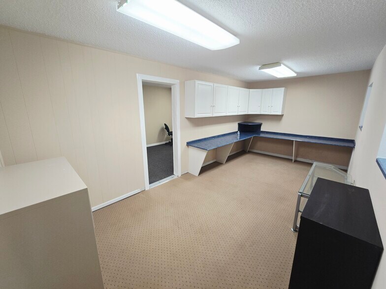 More Photos Of 437-443 Gaston Foster Rd, Orlando Office For Sale