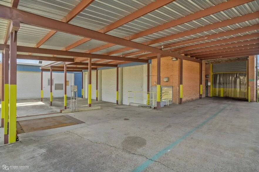 More Photos Of 400 Lake St, Shreveport Warehouse For Lease