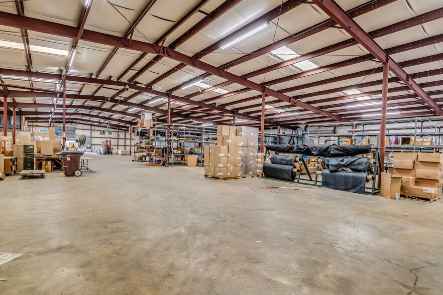 More Photos Of 3601 Wetumpka Hwy, Montgomery Warehouse For Lease