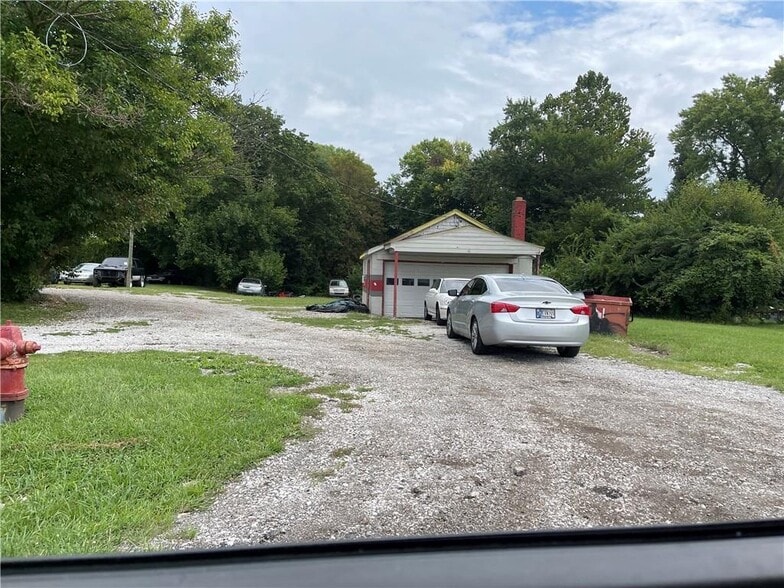 More Photos Of 2907 E Main St, Plainfield Auto Repair For Sale