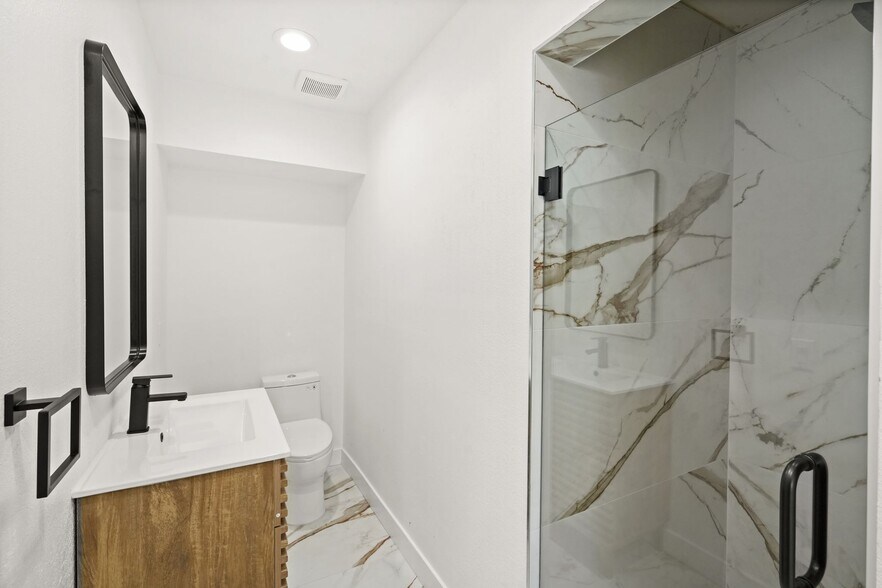 More Photos Of 7010 Lennox Ave, Van Nuys Apartments For Sale
