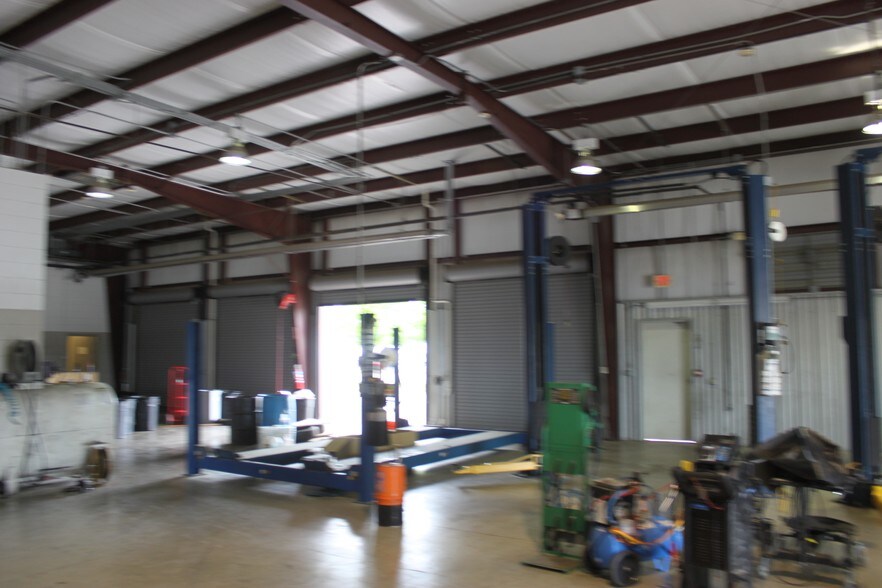 More Photos Of 39490 Lyndon B Johnson Fwy, Dallas Auto Dealership For Lease