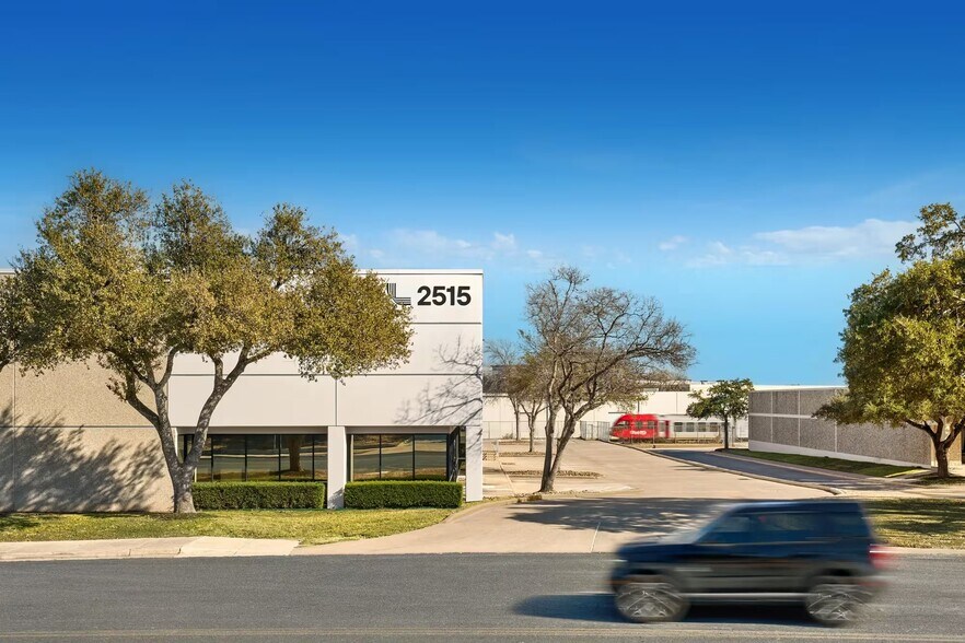 More Photos Of 2515 Brockton Dr, Austin Warehouse For Lease