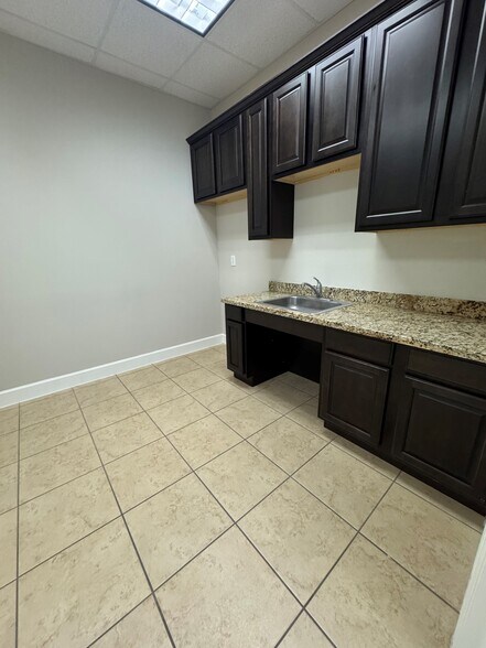 More Photos Of 16000 Park Ten Pl, Houston Medical For Lease