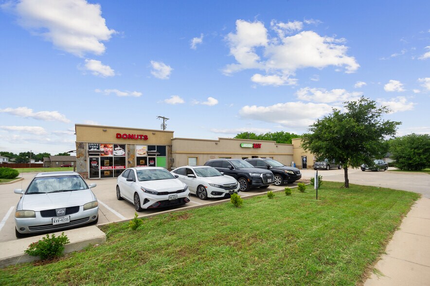 More Photos Of 1104 W Eldorado Pky, Little Elm Storefront For Sale