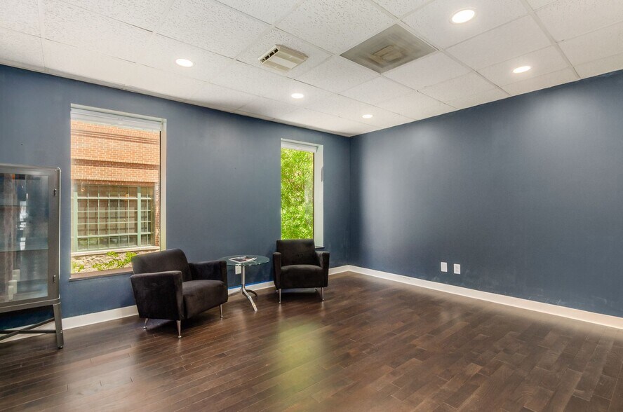 More Photos Of 503 S High St, Columbus Office For Lease