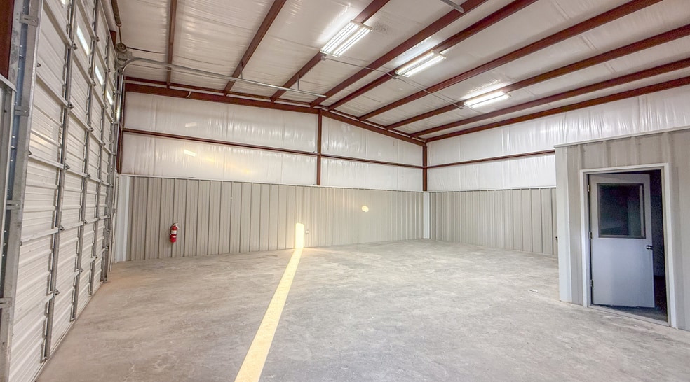 More Photos Of 7010 County 1160 rd, Midland Warehouse For Lease