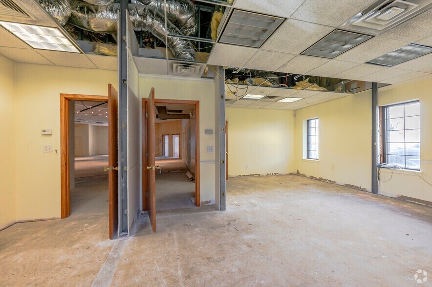 More Photos Of 225 Main St, Norwalk Manufacturing For Sale
