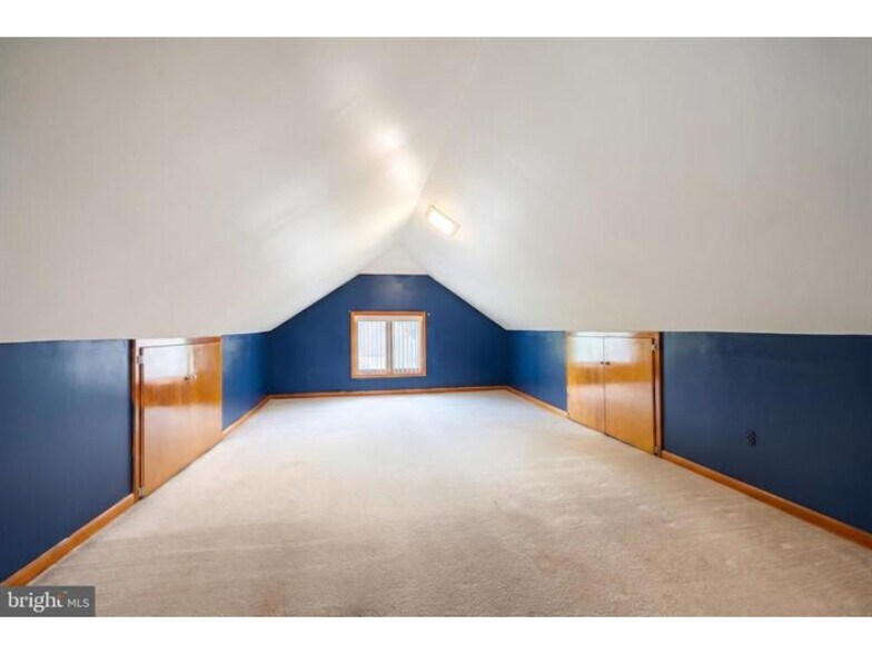 More Photos Of 2151 Maple Rd, York Flex For Sale