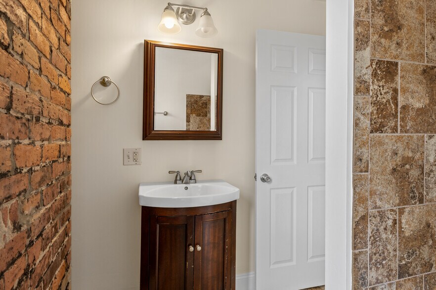 More Photos Of 111 Pine St, Albany Multifamily For Sale