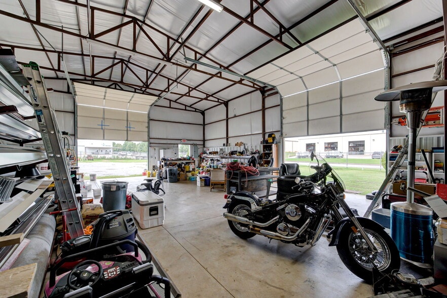 More Photos Of 6712 S Pat Ave, Oklahoma City Warehouse For Sale