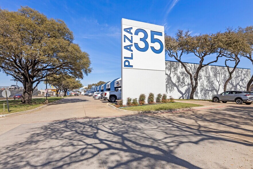 More Photos Of 1300 N Interstate 35E, Carrollton Unknown For Lease