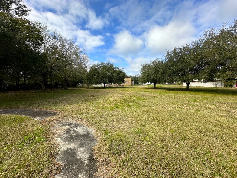 More Photos Of 2335 N Davis St, Jacksonville Religious Facility For Sale