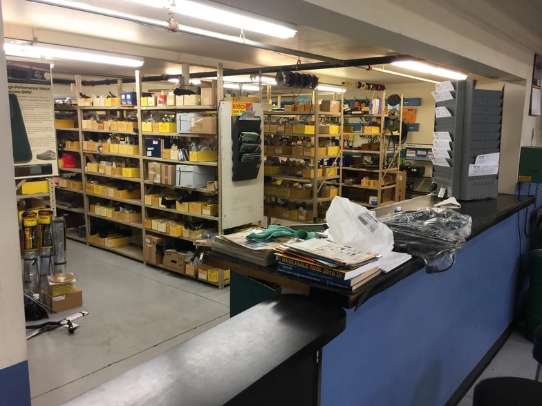 More Photos Of 300 S 79th St, Chandler Service For Lease