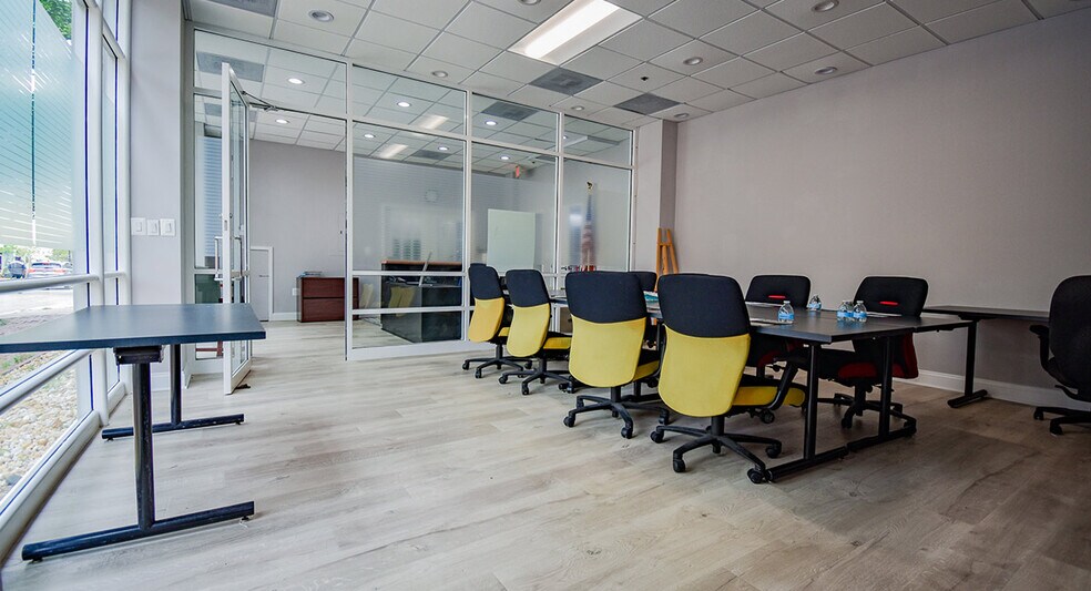 More Photos Of 112 S West St, Alexandria Office For Lease