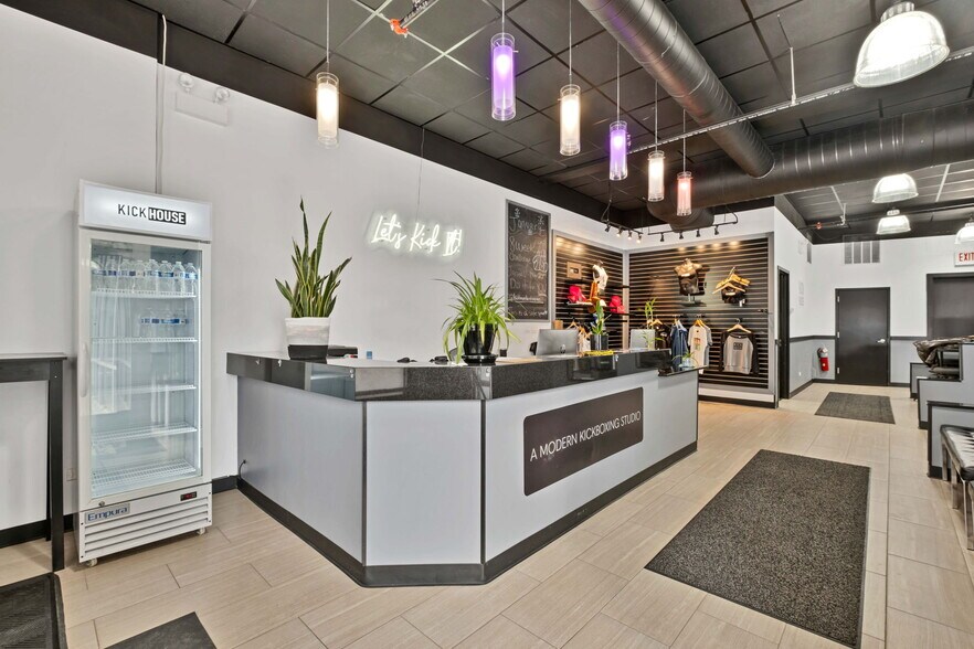 More Photos Of 4725 N Western Ave, Chicago Apartments For Lease
