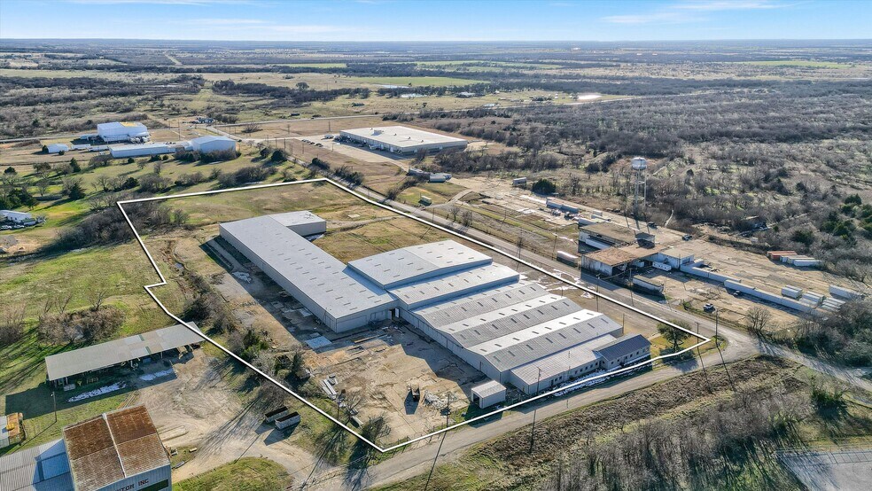 Primary Photo Of 428 Gibbons Rd, Sherman Manufacturing For Sale