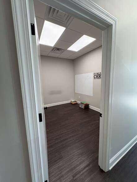 More Photos Of 8101 Hacks Cross Rd, Olive Branch Unknown For Lease