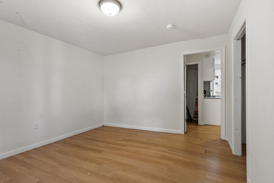 More Photos Of 13 Groton Pl, Worcester Apartments For Sale