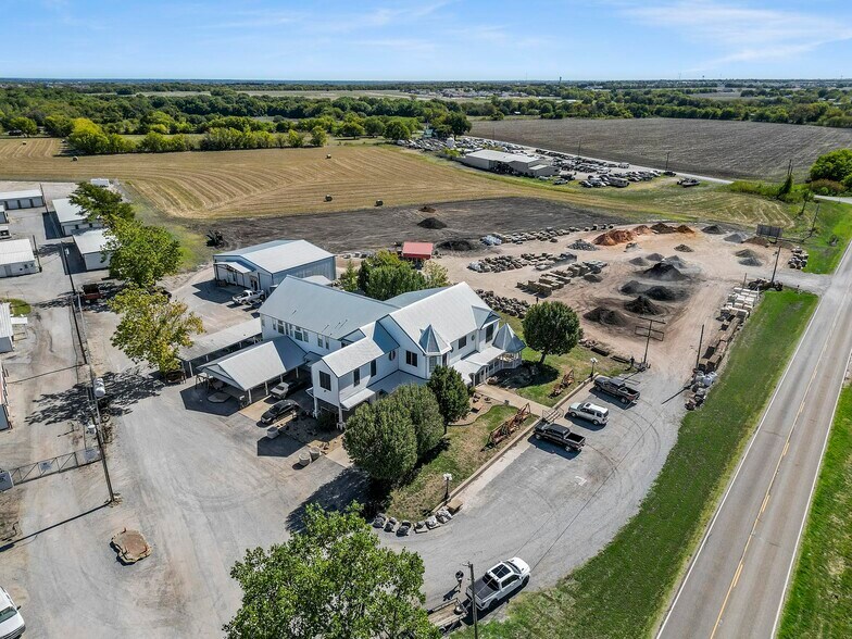 More Photos Of 15048 US Highway 75, Van Alstyne Specialty For Lease