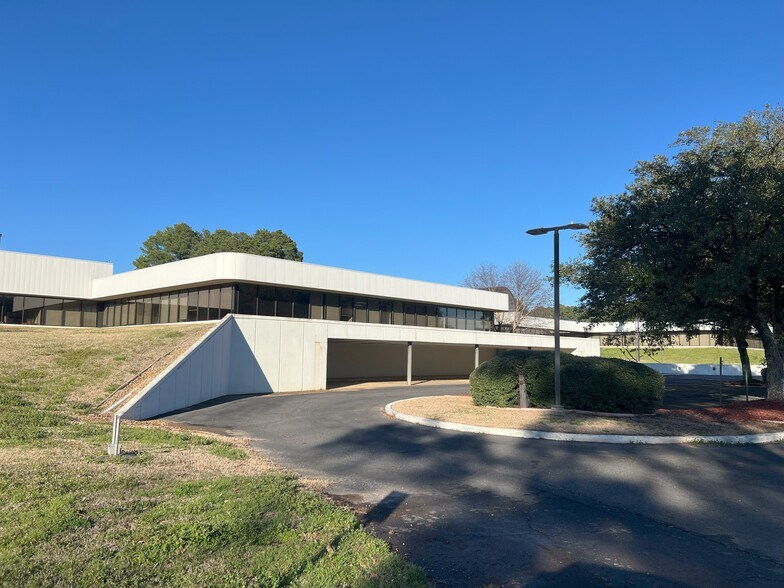 More Photos Of 8800 Line Ave, Shreveport Research And Development For Sale