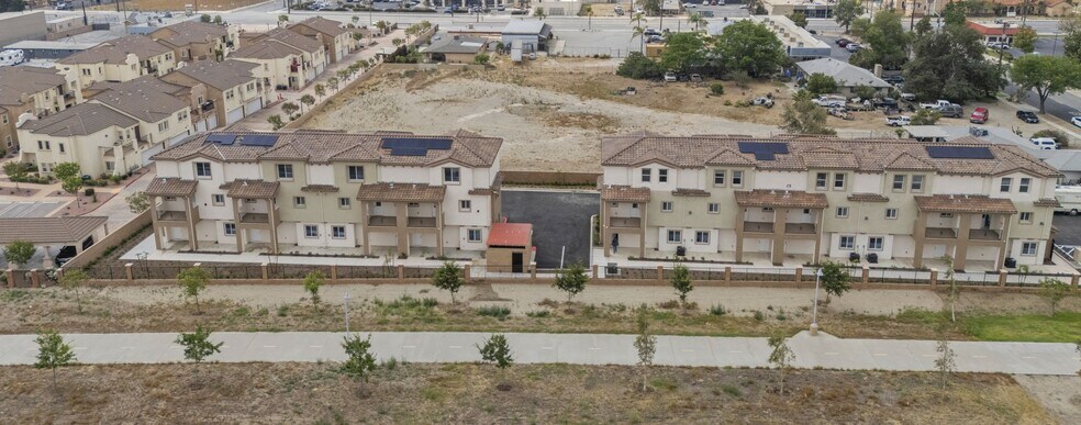 More Photos Of 8423 Tamarind Ave, Fontana Apartments For Sale