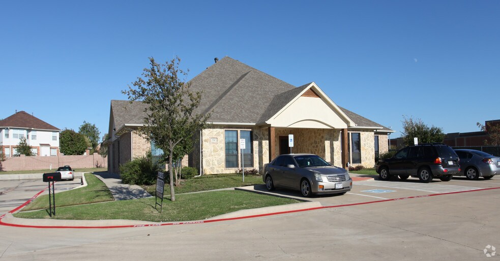 More Photos Of 714 Hunter Row Ct, Mansfield Office For Lease