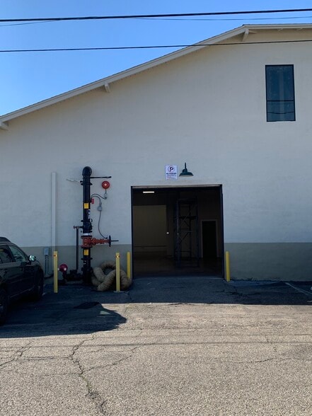 More Photos Of 555 Maple St, Carpinteria Warehouse For Lease