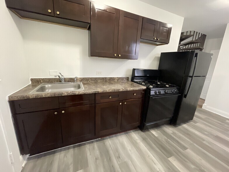 More Photos Of 5100-5104 W Madison St, Chicago Apartments For Sale