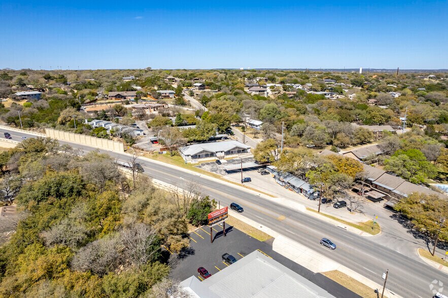 More Photos Of 645 Floral Ave, New Braunfels Office For Lease