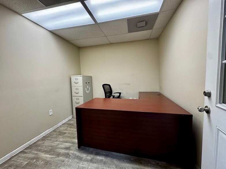 More Photos Of 1131 Shine Ave, Myrtle Beach Warehouse For Lease