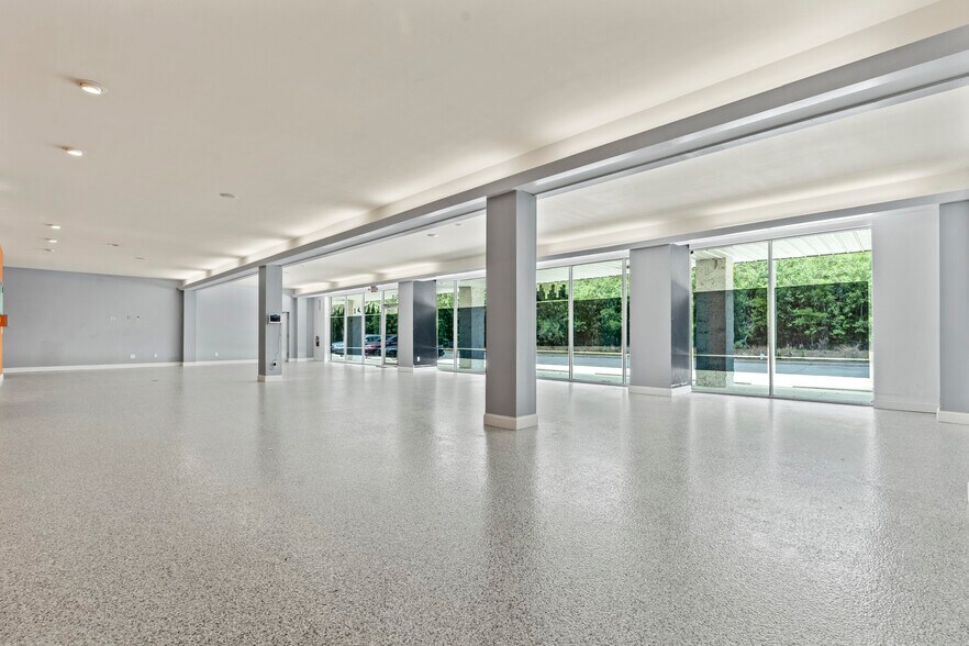 More Photos Of 7065 NW 22nd St, Gainesville Warehouse For Lease