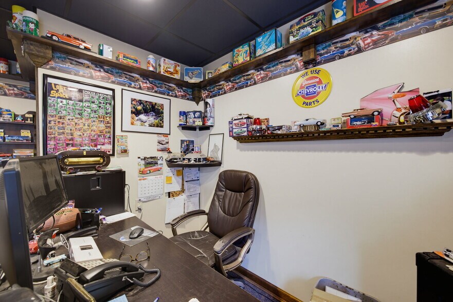 More Photos Of 428 Railroad St, Thomaston Industrial For Sale