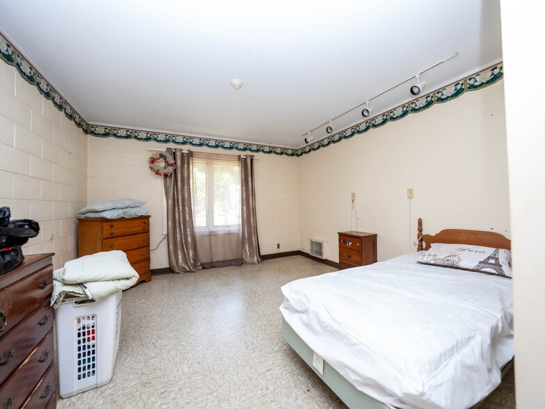 More Photos Of 84 Chestnut Park Dr, Waynesville Healthcare For Sale