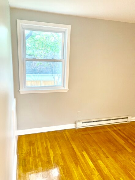 More Photos Of 111 E Uhler Ave, Alexandria Apartments For Sale