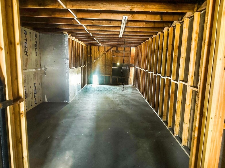 More Photos Of 1420-1424 W Slauson Ave, Los Angeles Warehouse For Sale