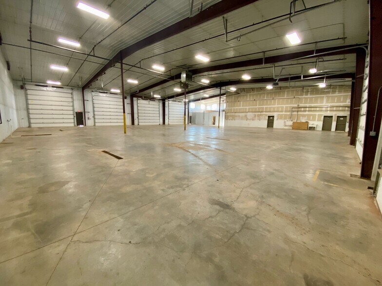 More Photos Of 14472 Commerce Park Blvd, Williston Warehouse For Sale