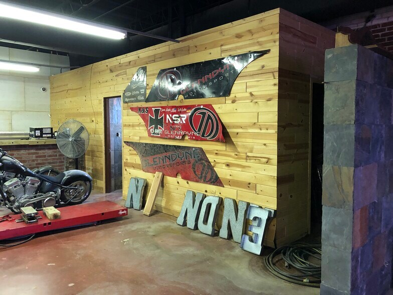 More Photos Of 1727 S Agnew Ave, Oklahoma City Service For Lease