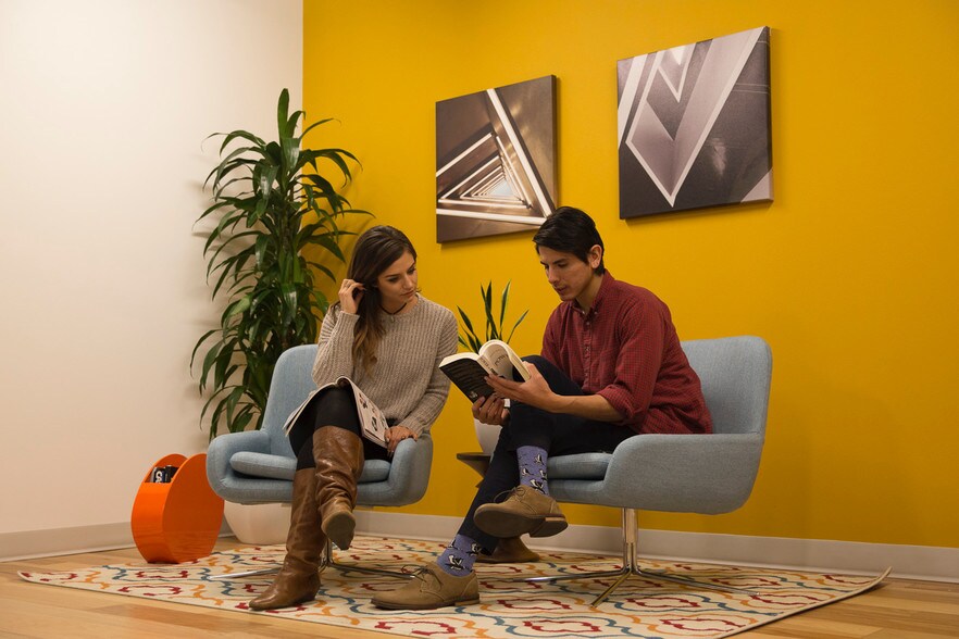 More Photos Of 5455 Av de Gaspé, Montréal Office For Lease