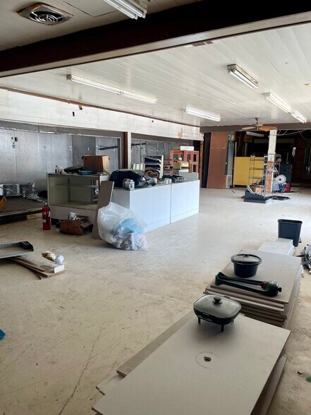 More Photos Of 309 Calcasieu Ave, Lake Arthur General Retail For Sale