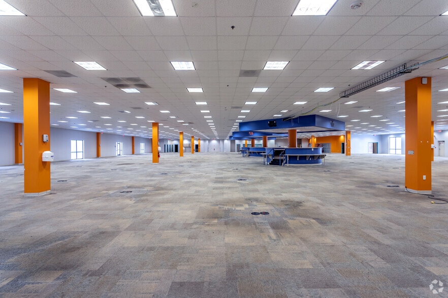 More Photos Of 2641 Sumner Blvd, Raleigh Unknown For Lease