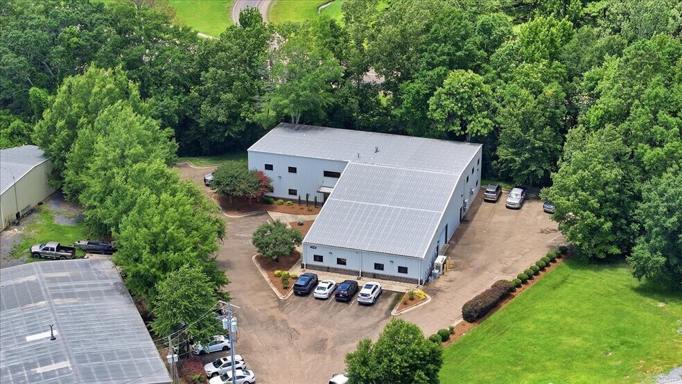 More Photos Of 219 Industrial Dr, Ridgeland Office For Lease